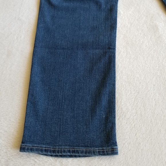 Signature Levis Strauss Modern Slim Jeans - Picture 11 of 12